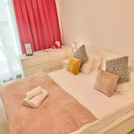 Crazy Sea View 1br Pools * Mamaia