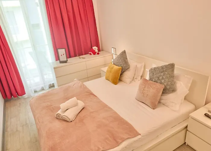 Crazy Sea View 1br Pools * Mamaia