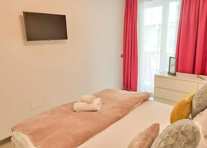 Crazy Sea View 1br Pools * Mamaia